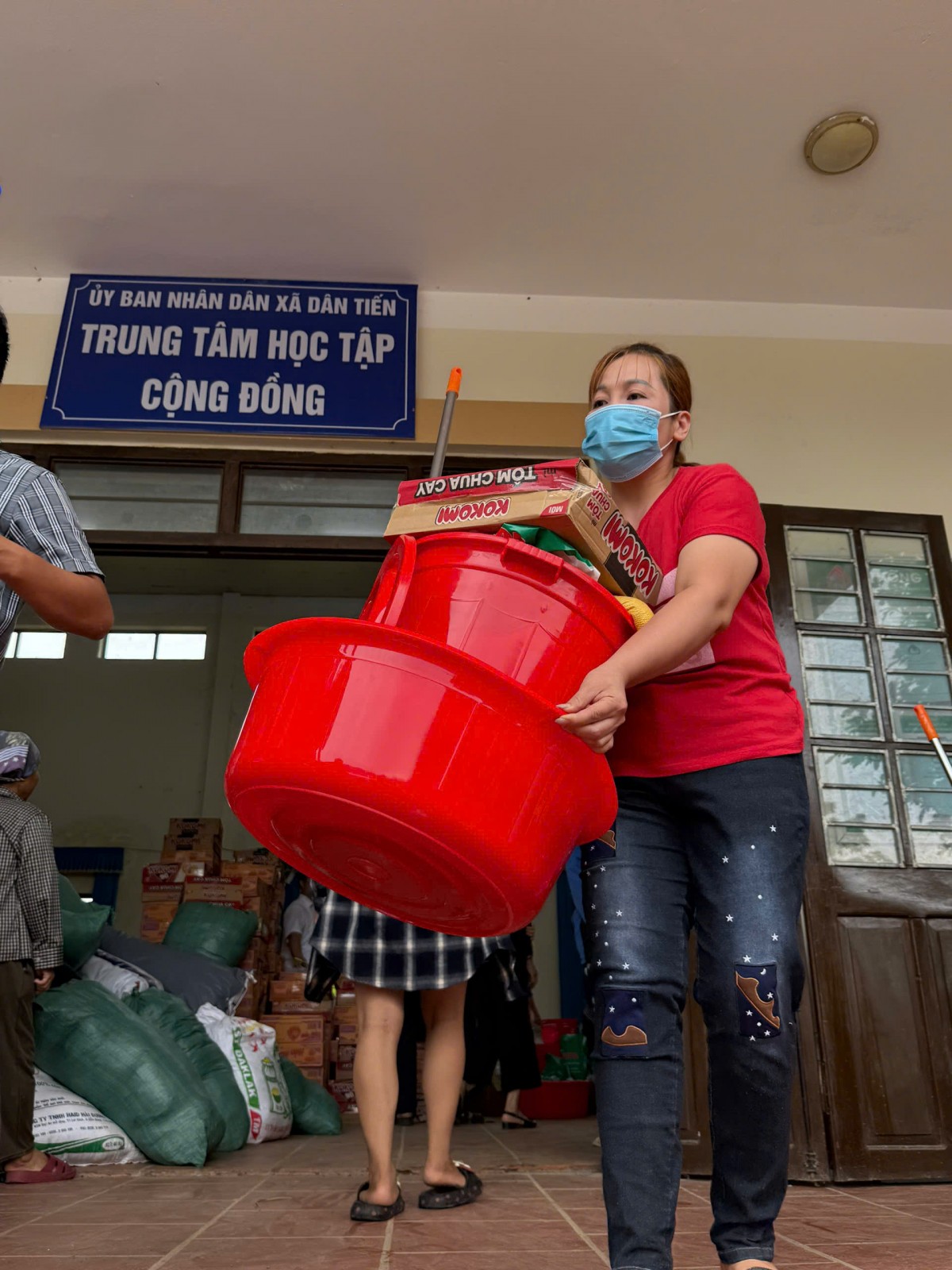 Chạy về vùng lũ Thái Nguyên