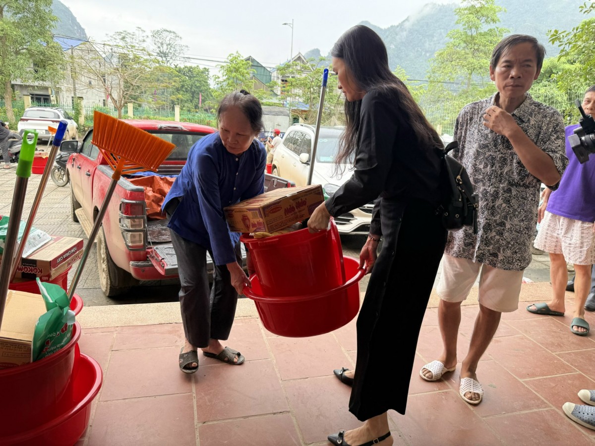 Chạy về vùng lũ Thái Nguyên