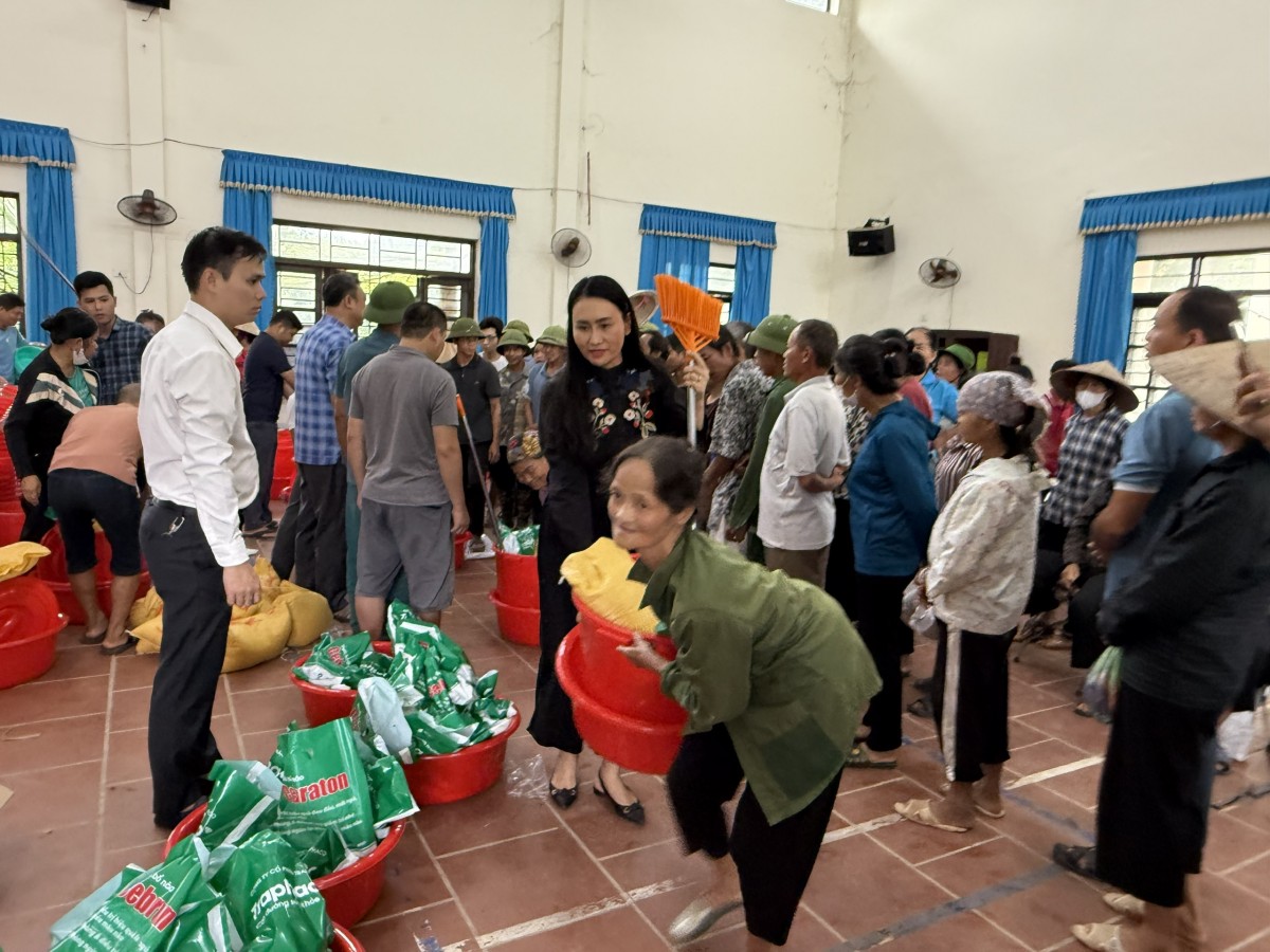 Chạy về vùng lũ Thái Nguyên