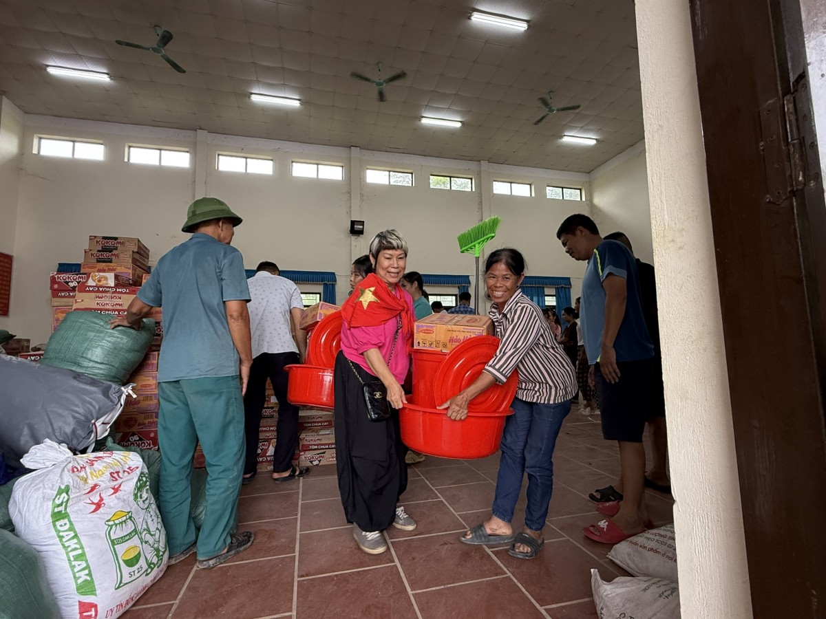 Chạy về vùng lũ Thái Nguyên