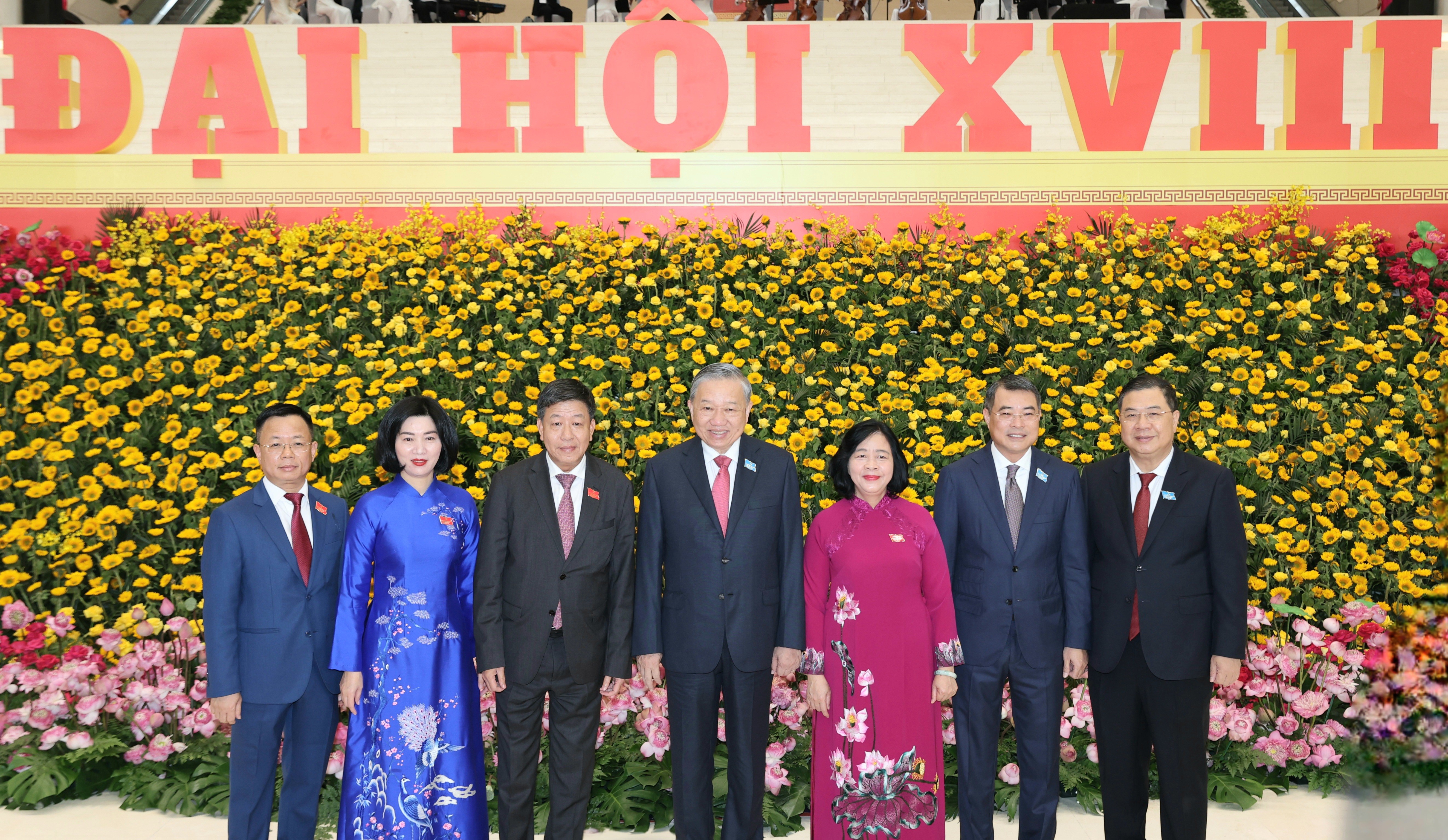 Tổng Bí thư Tô Lâm và các đồng chí lãnh đạo Đảng, Nhà nước dự Đại hội đại biểu Đảng bộ thành phố Hà Nội lần thứ XVIII