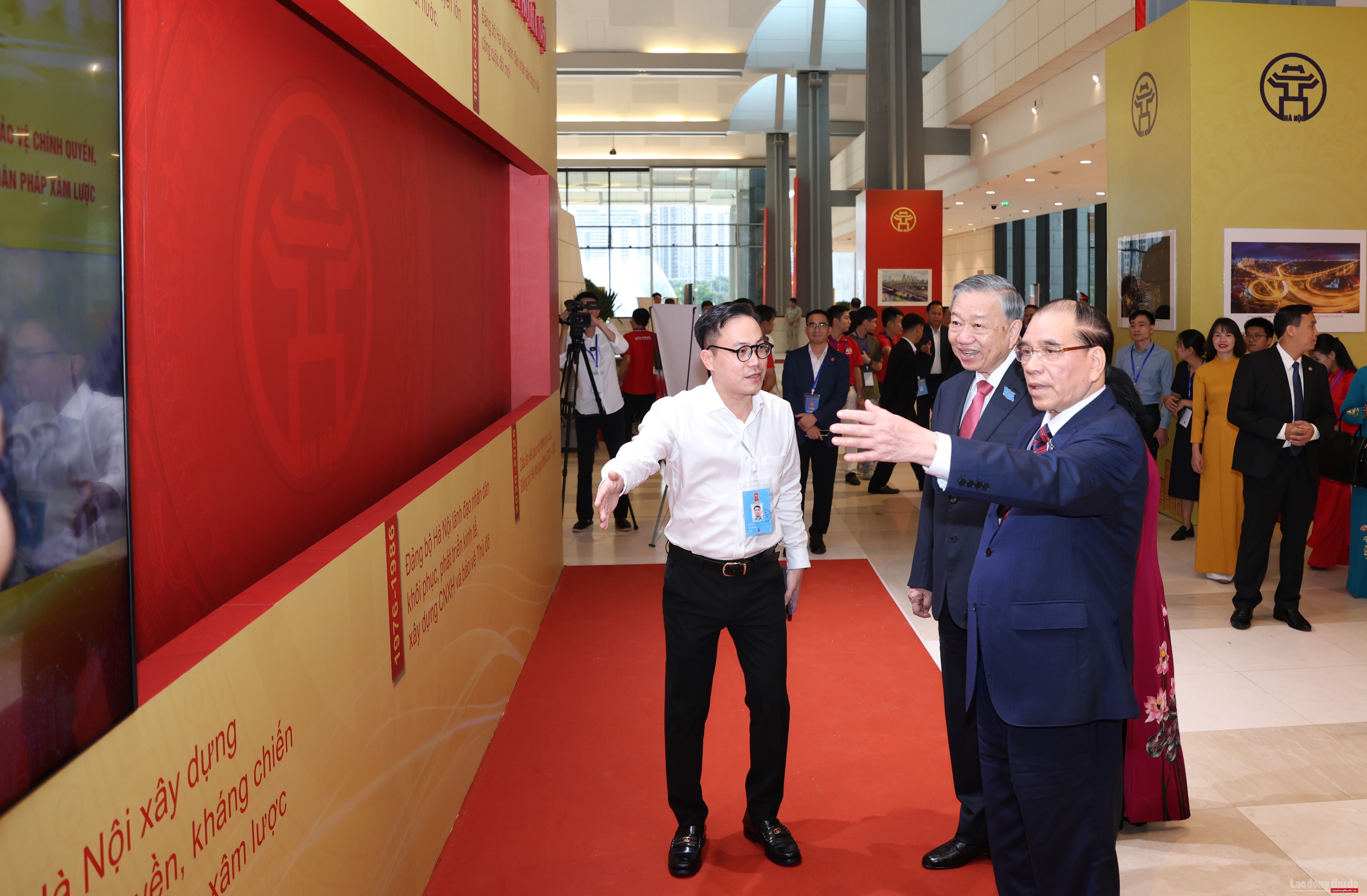 Tổng Bí thư Tô Lâm và các đồng chí lãnh đạo Đảng, Nhà nước dự Đại hội đại biểu Đảng bộ thành phố Hà Nội lần thứ XVIII