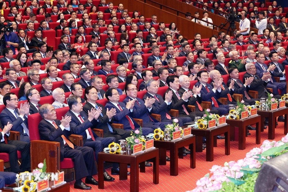 Xây dựng, phát triển Thủ đô Văn minh, Hiện đại, Hạnh phúc, cùng cả nước vững bước tiến vào kỷ nguyên vươn mình của dân tộc Xây dựng, phát triển Thủ đô Văn minh, Hiện đại, Hạnh phúc, cùng cả nước vững bước tiến vào kỷ nguyên vươn mình của dân tộc