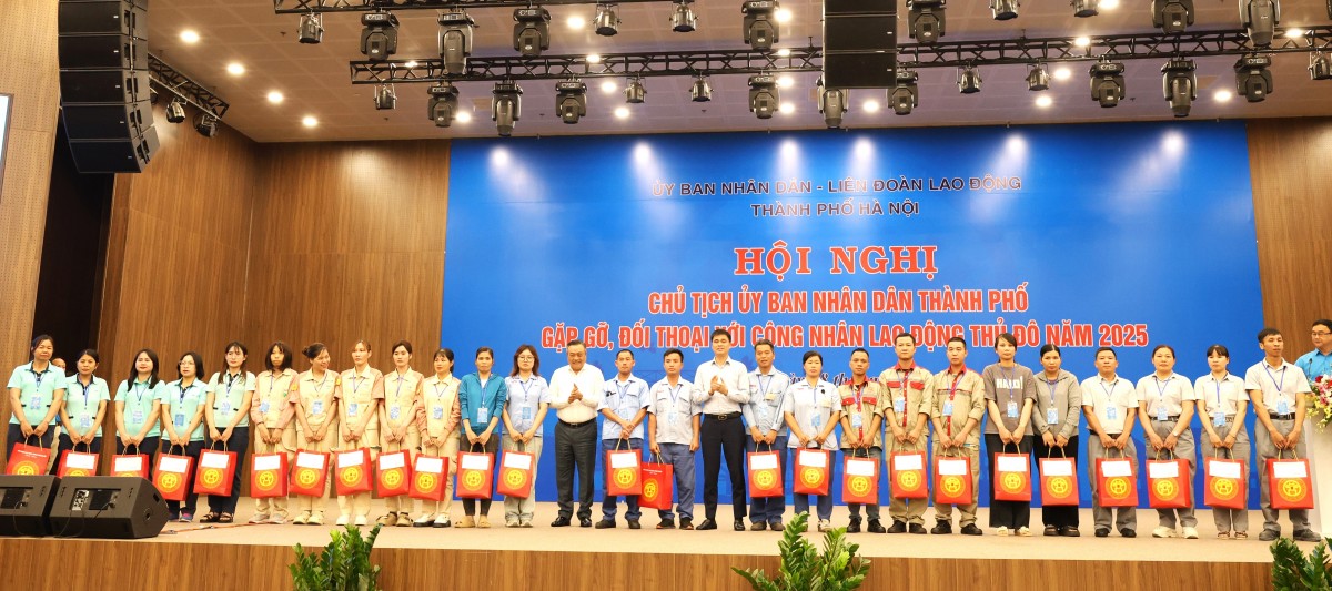 Gửi trọn niềm tin và kỳ vọng vào Đại hội Đảng bộ thành phố Hà Nội lần thứ XVIII