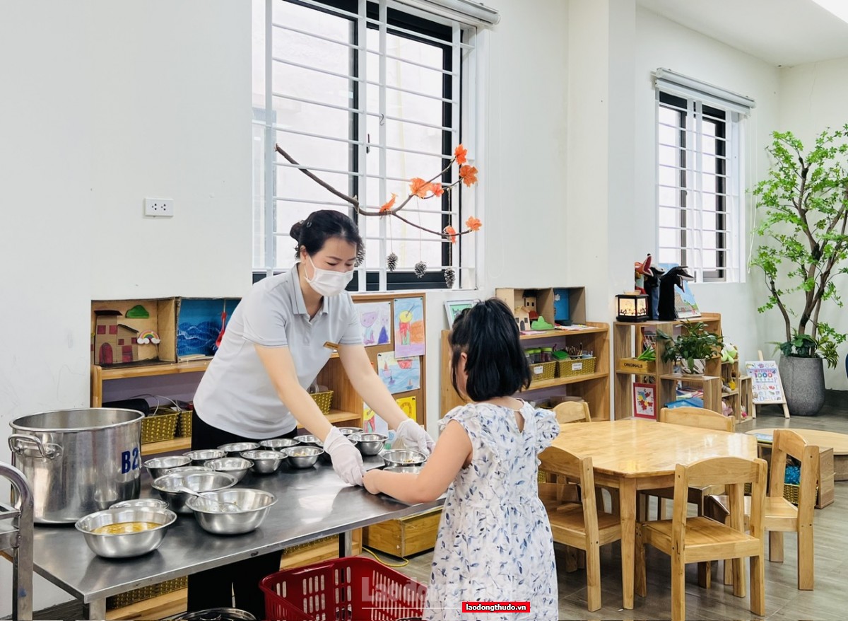 Giữ an toàn từ bếp ăn bán trú - câu chuyện ở phường Tây Hồ Giữ an toàn từ bếp ăn bán trú - câu chuyện ở phường Tây Hồ