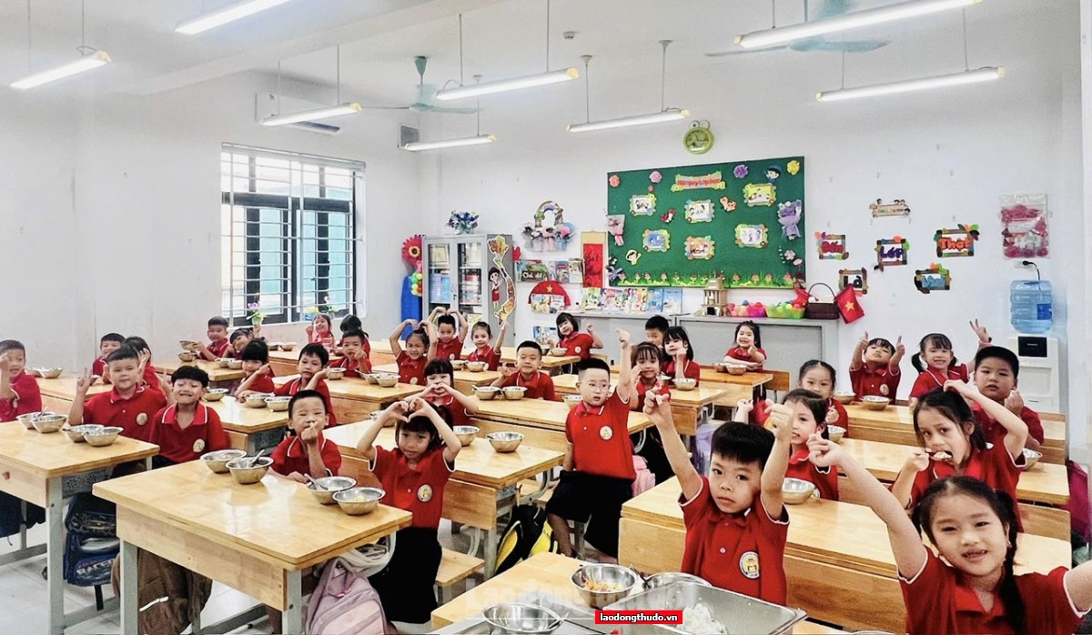 Giữ an toàn từ bếp ăn bán trú - câu chuyện ở phường Tây Hồ Giữ an toàn từ bếp ăn bán trú - câu chuyện ở phường Tây Hồ