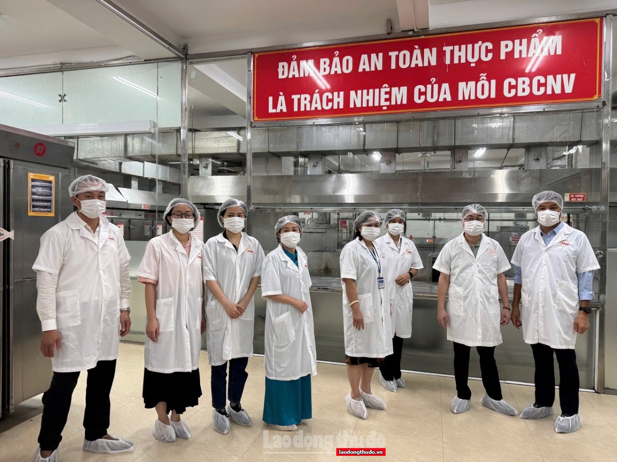 Giữ an toàn từ bếp ăn bán trú - câu chuyện ở phường Tây Hồ Giữ an toàn từ bếp ăn bán trú - câu chuyện ở phường Tây Hồ