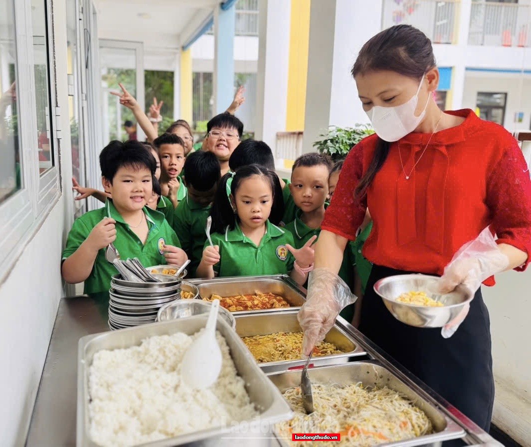 Giữ an toàn từ bếp ăn bán trú - câu chuyện ở phường Tây Hồ Giữ an toàn từ bếp ăn bán trú - câu chuyện ở phường Tây Hồ