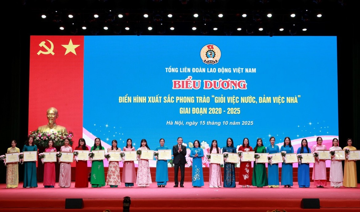 1 tập thể và 2 cá nhân của Hà Nội được biểu dương trong phong trào “Giỏi việc nước, đảm việc nhà”