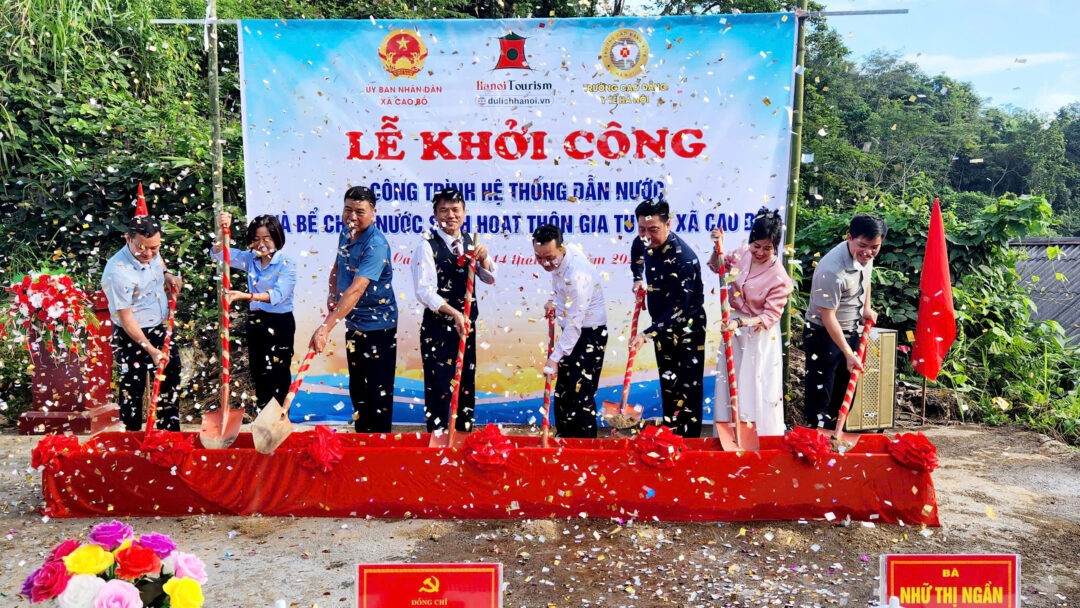 Trường Cao đẳng Y tế Hà Nội chia sẻ khó khăn với đồng bào vùng cao