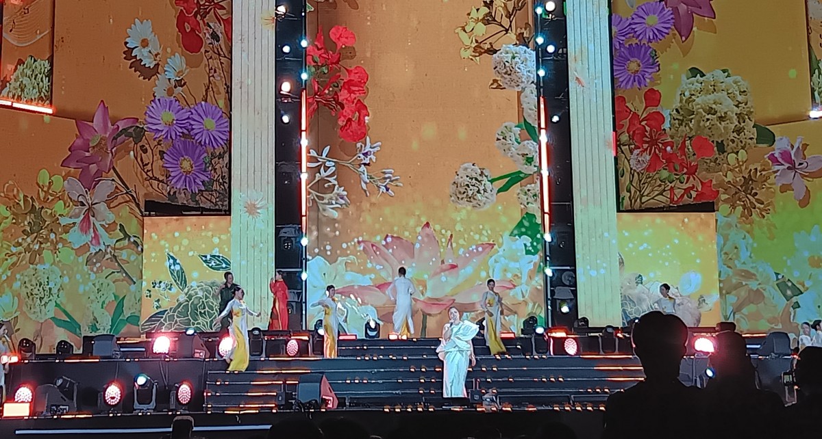 Chương trình nghệ thuật “Hà Nội - Khí phách ngàn năm - Vươn mình toả sáng”