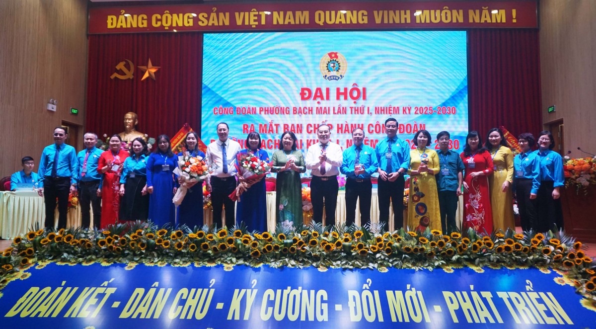 Công đoàn phường Bạch Mai: Quyết tâm xây dựng tổ chức vững mạnh, là chỗ dựa tin cậy của đoàn viên Công đoàn phường Bạch Mai: Quyết tâm xây dựng tổ chức vững mạnh, là chỗ dựa tin cậy của đoàn viên