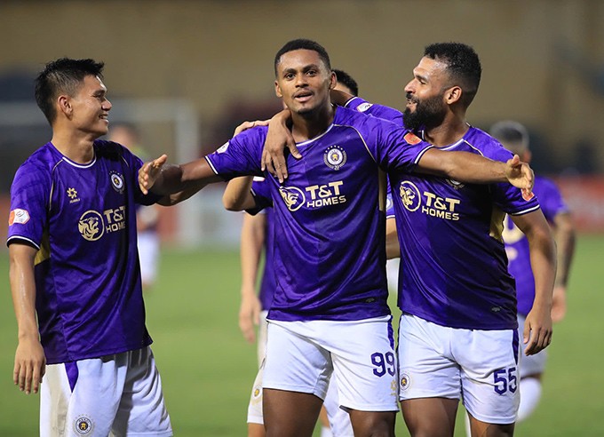 Hà Nội vs Ninh Bình: Màn chào sân thử thách của HLV Harry Kewell Hà Nội vs Ninh Bình: Màn chào sân thử thách của HLV Harry Kewell