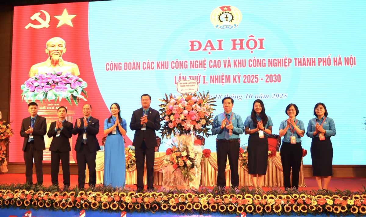 Dấu mốc quan trọng trong chặng đường phát triển mới Dấu mốc quan trọng trong chặng đường phát triển mới