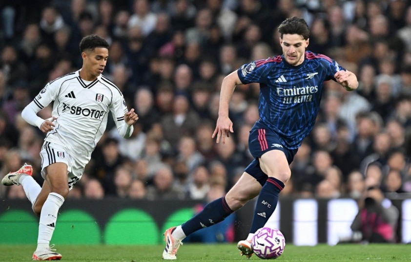 Kết quả bóng đá đêm 18/10, rạng sáng 19/10: Arsenal vững ngôi đầu, Ronaldo tiếp tục ghi siêu phẩm