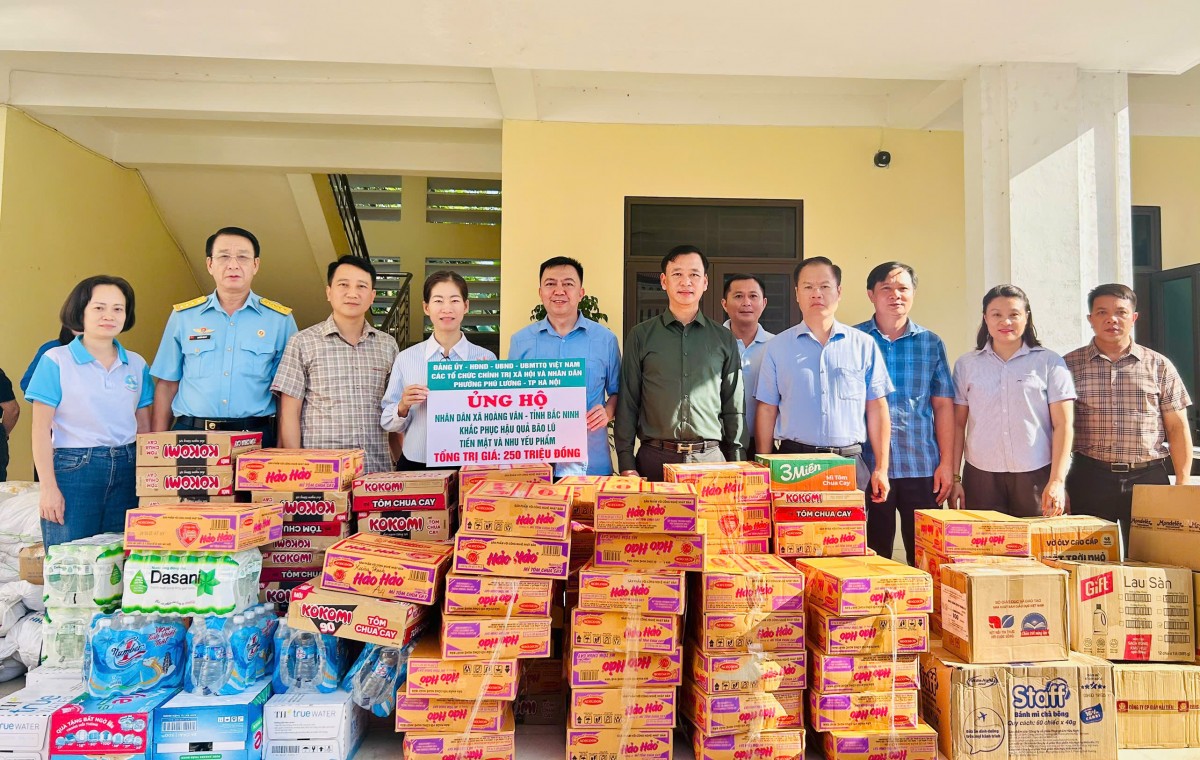 Phường Phú Lương: Trao 500 triệu đồng hỗ trợ người dân khắc phụ hậu quả bão lũ ở Bắc Ninh và Thái Nguyên