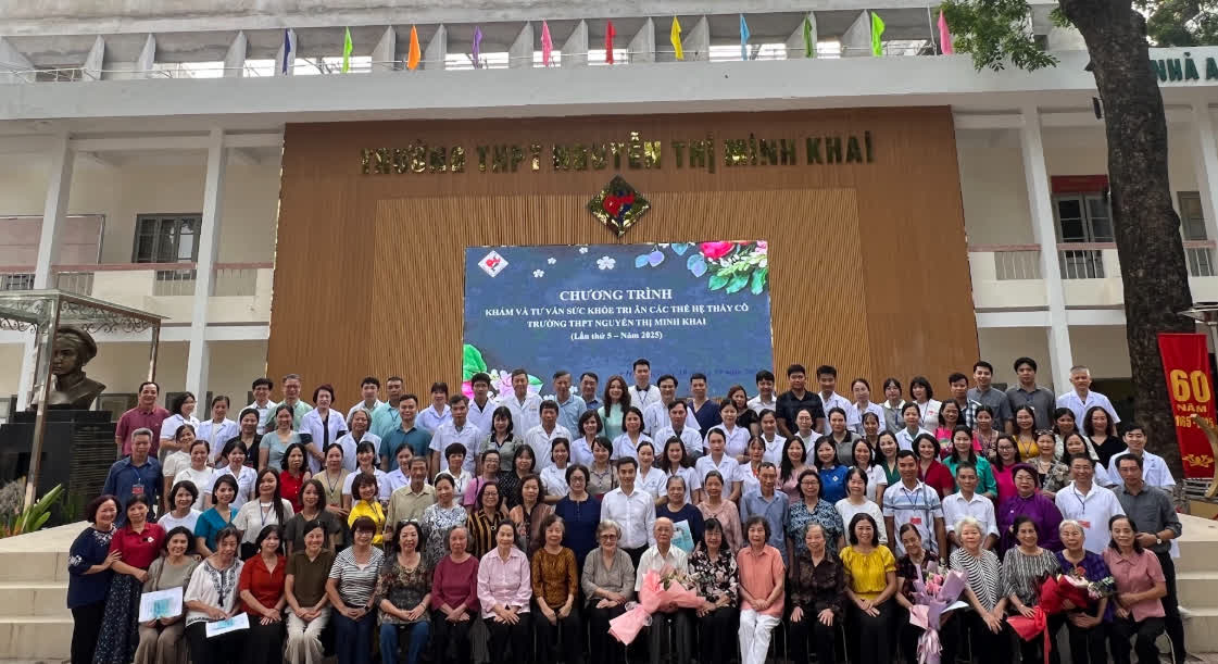 Trường THPT Nguyễn Thị Minh Khai Tri ân thầy cô qua chương trình khám sức khoẻ