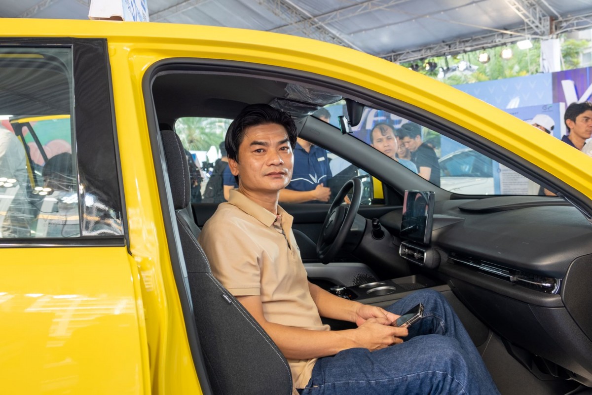 Khách hàng nói về VinFast Limo Green: “Tiết kiệm chi phí, phù hợp kinh doanh dịch vụ vận tải lẫn gia đình”