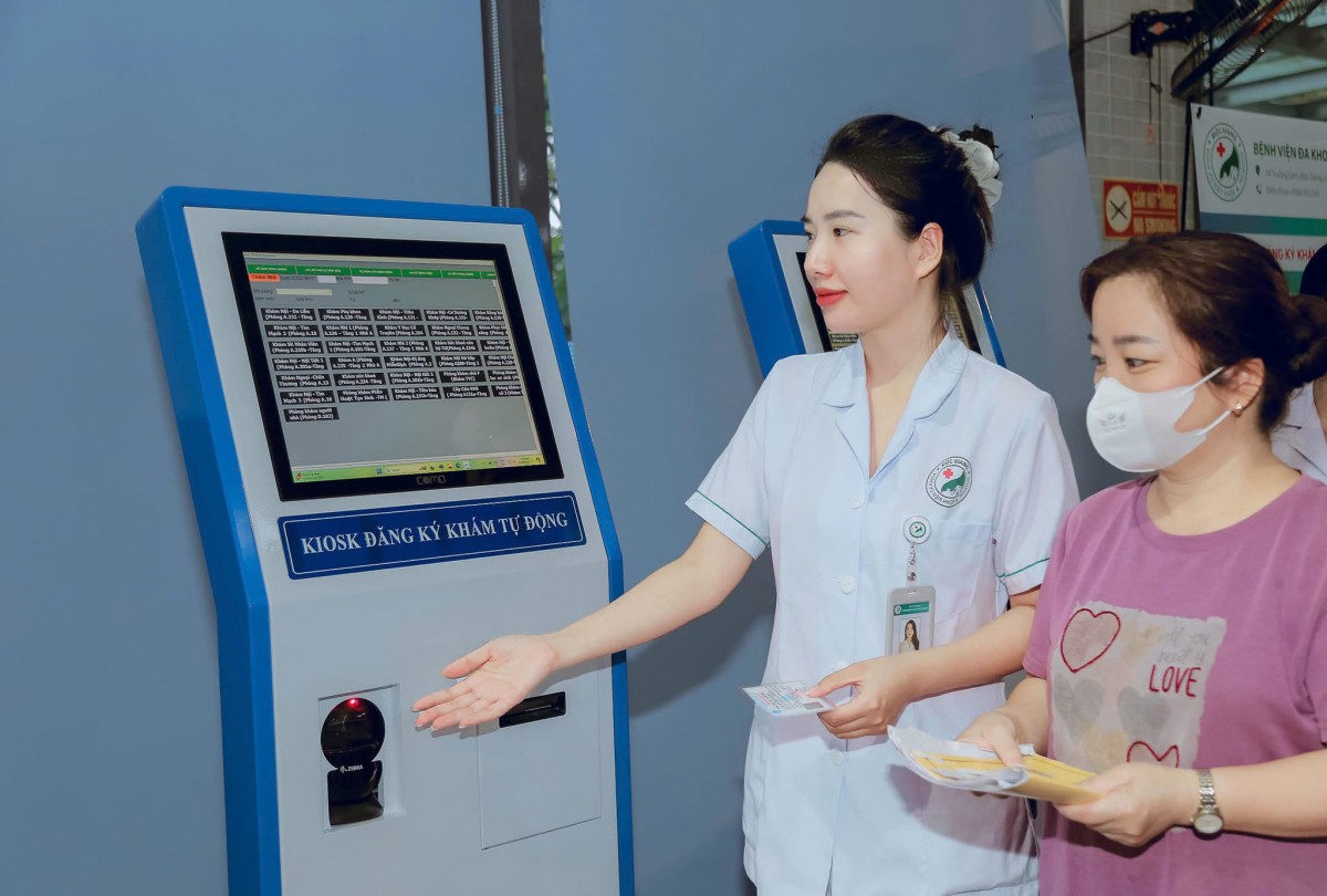 Bứt phá chuyển đổi số, nâng tầm chăm sóc sức khỏe nhân dân