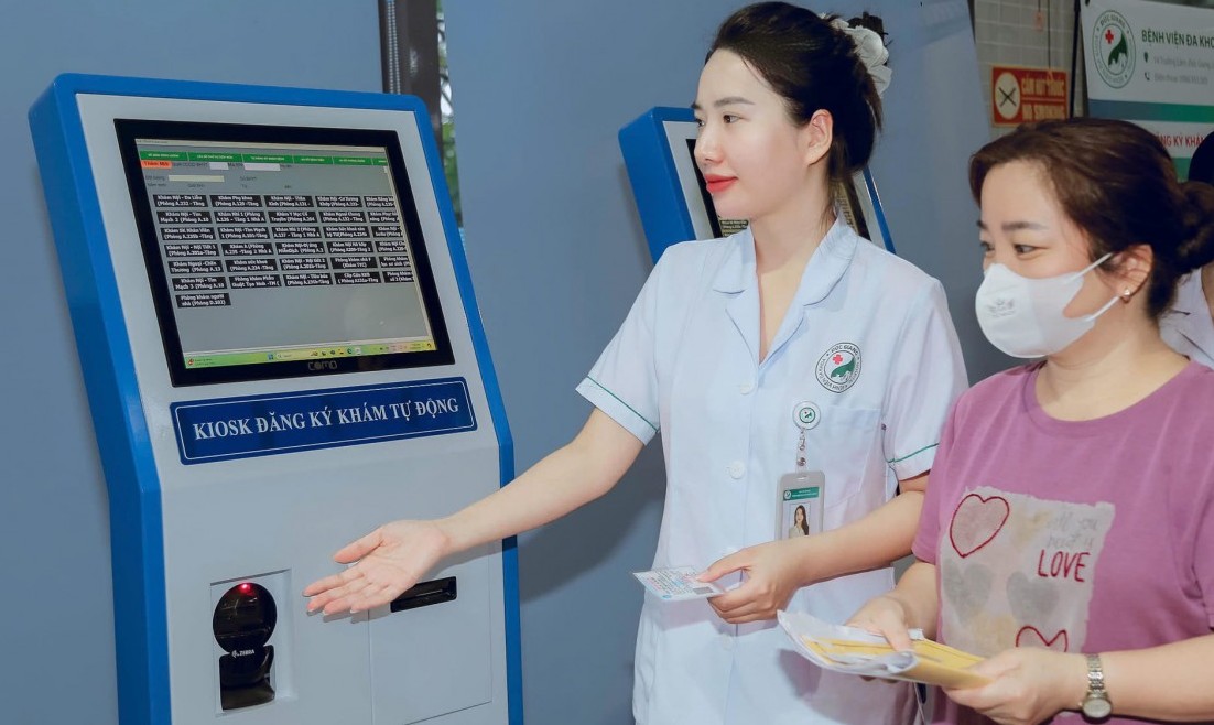 Đoàn viên Công đoàn tiên phong chuyển đổi số, nâng cao trải nghiệm và niềm tin của người bệnh