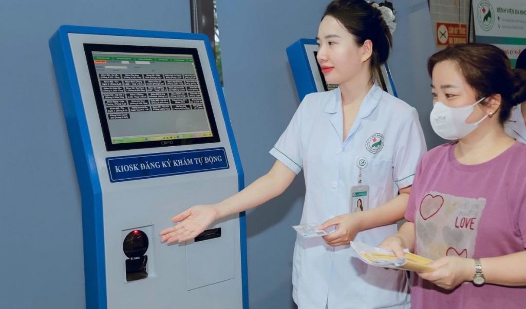 Bứt phá chuyển đổi số, nâng tầm chăm sóc sức khỏe nhân dân