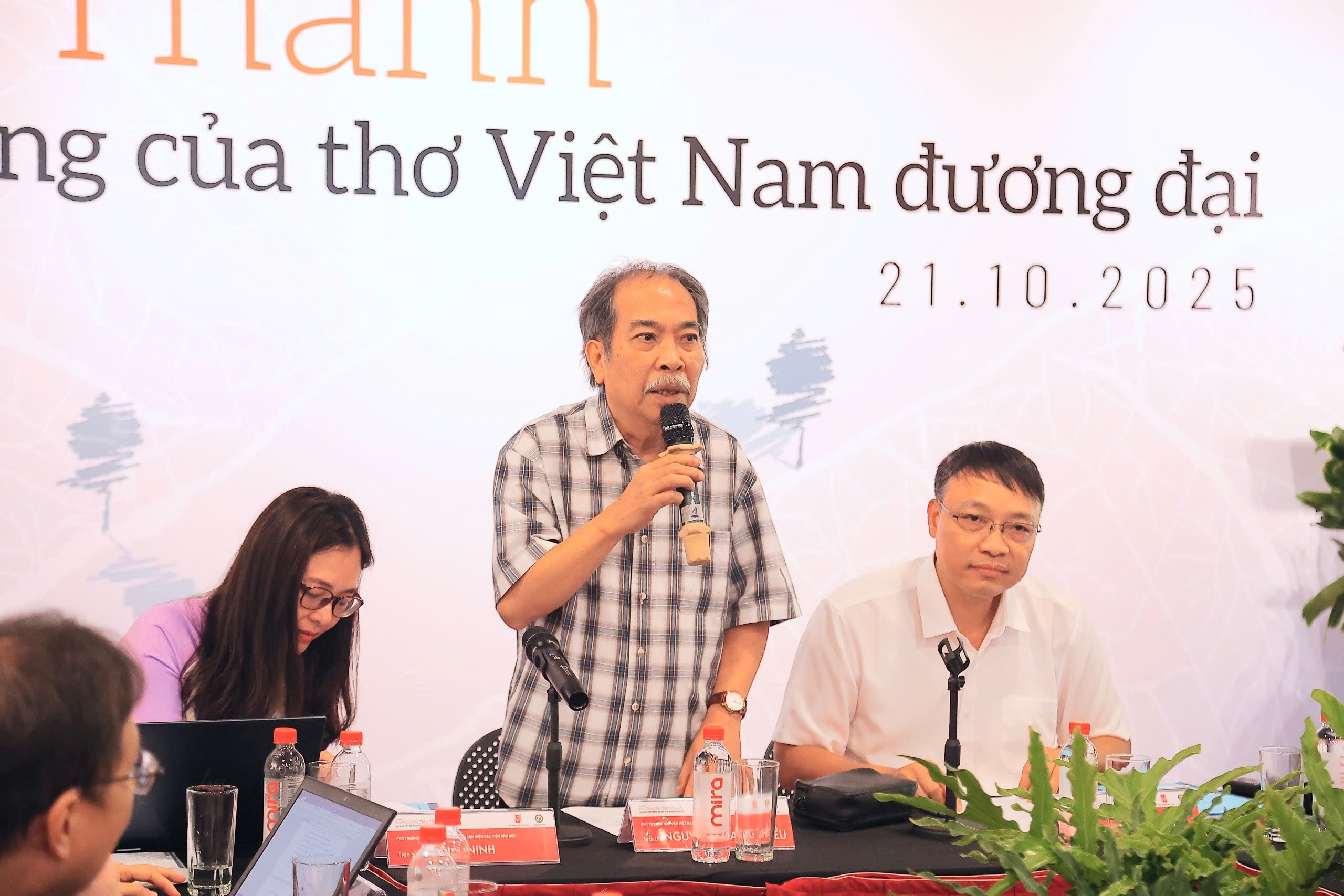 Chiêm nghiệm về thơ Nguyễn Tiến Thanh trong dòng chảy thơ Việt Nam đương đại
