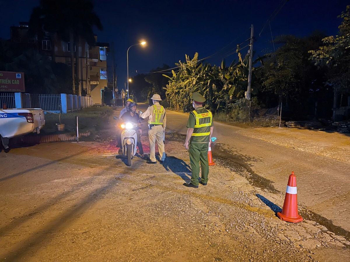Hà Nội quyết liệt đưa việc chấp hành nồng độ cồn vào nền nếp, nâng cao ý thức toàn dân Hà Nội quyết liệt đưa việc chấp hành nồng độ cồn vào nền nếp, nâng cao ý thức toàn dân