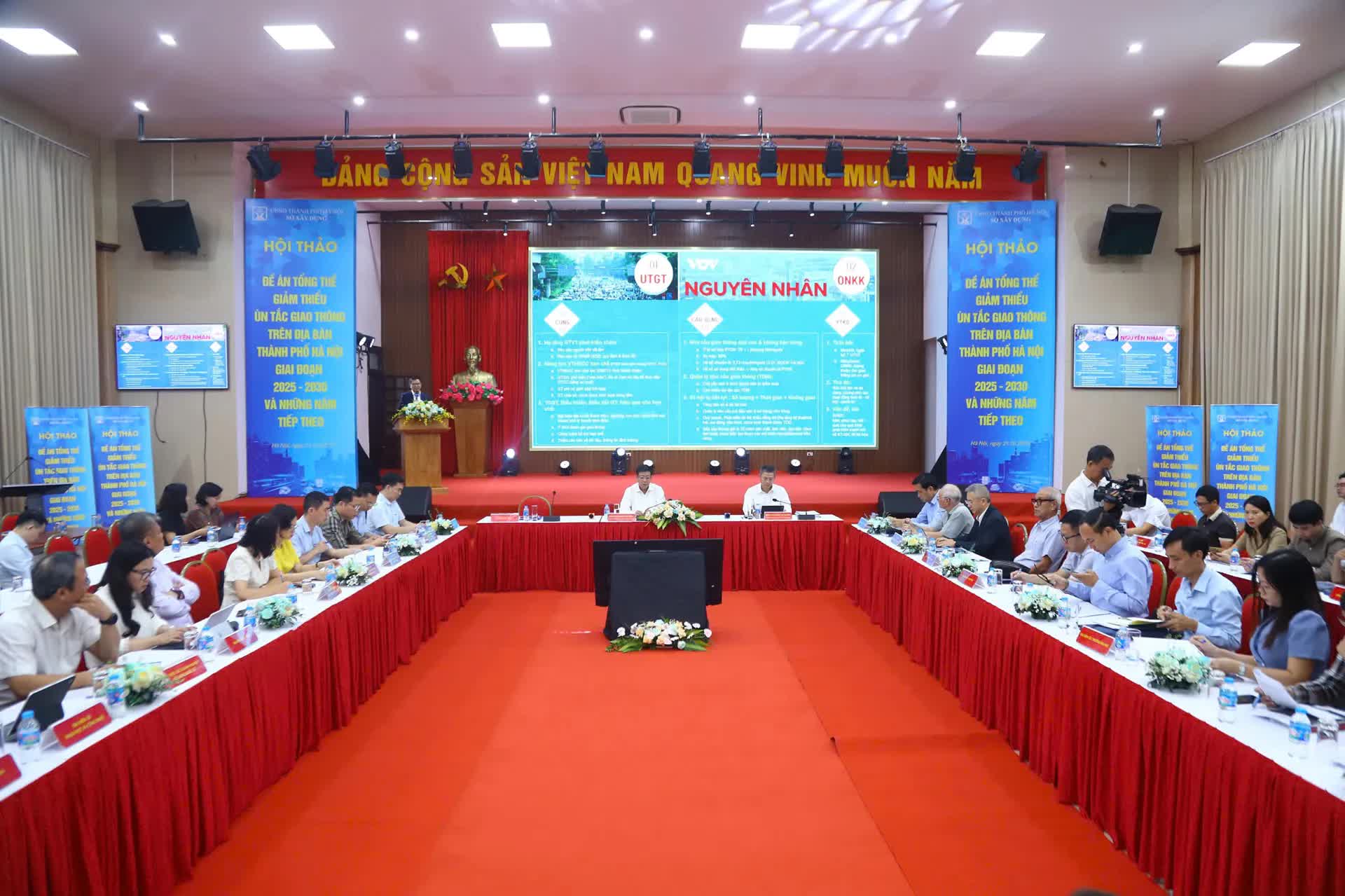 Hà Nội quyết tâm giảm ùn tắc giao thông: Hướng tới hệ thống giao thông thông minh, văn minh và bền vững