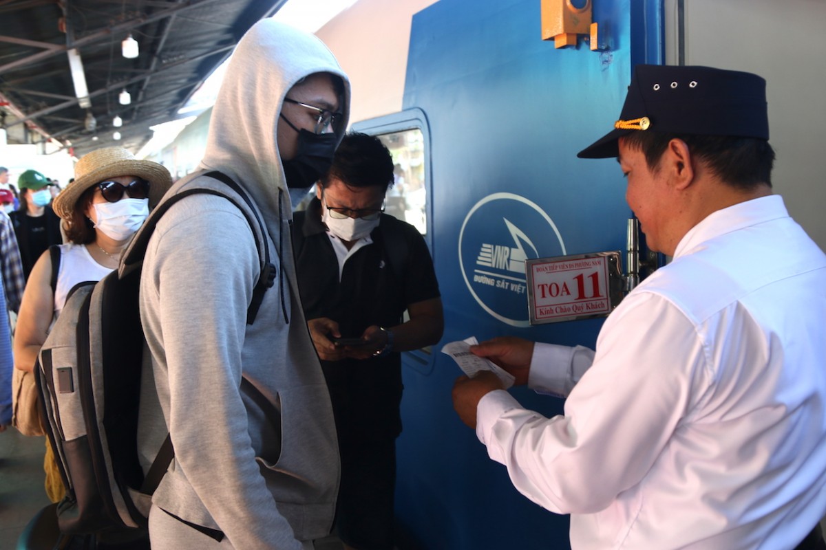 Ngành đường sắt bán hơn 64.000 vé tàu Tết Nguyên đán Bính Ngọ 2026 Ngành đường sắt bán hơn 64.000 vé tàu Tết Nguyên đán Bính Ngọ 2026