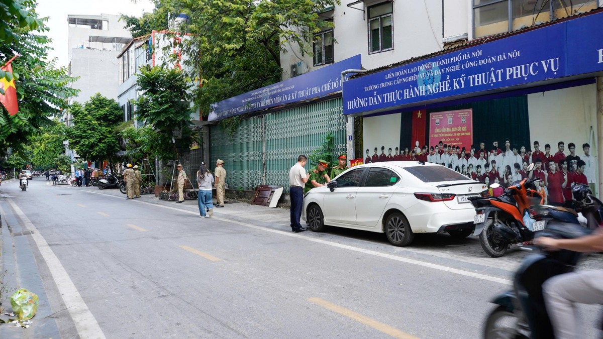 Quyết tâm lập lại kỷ cương đô thị và trật tự an toàn giao thông tại các điểm