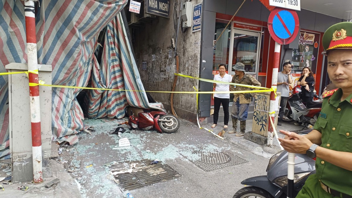 Công an điều tra vụ 2 người đi đường thương vong do vật liệu từ công trình tháo dỡ rơi trúng