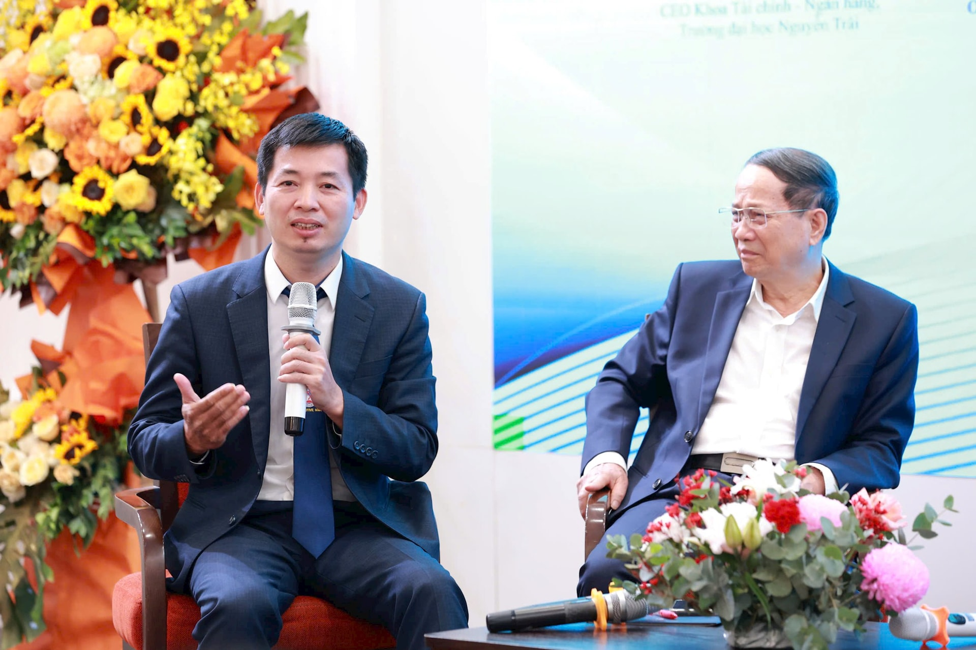 Có nên mua bạc lúc này? Có nên mua bạc lúc này?