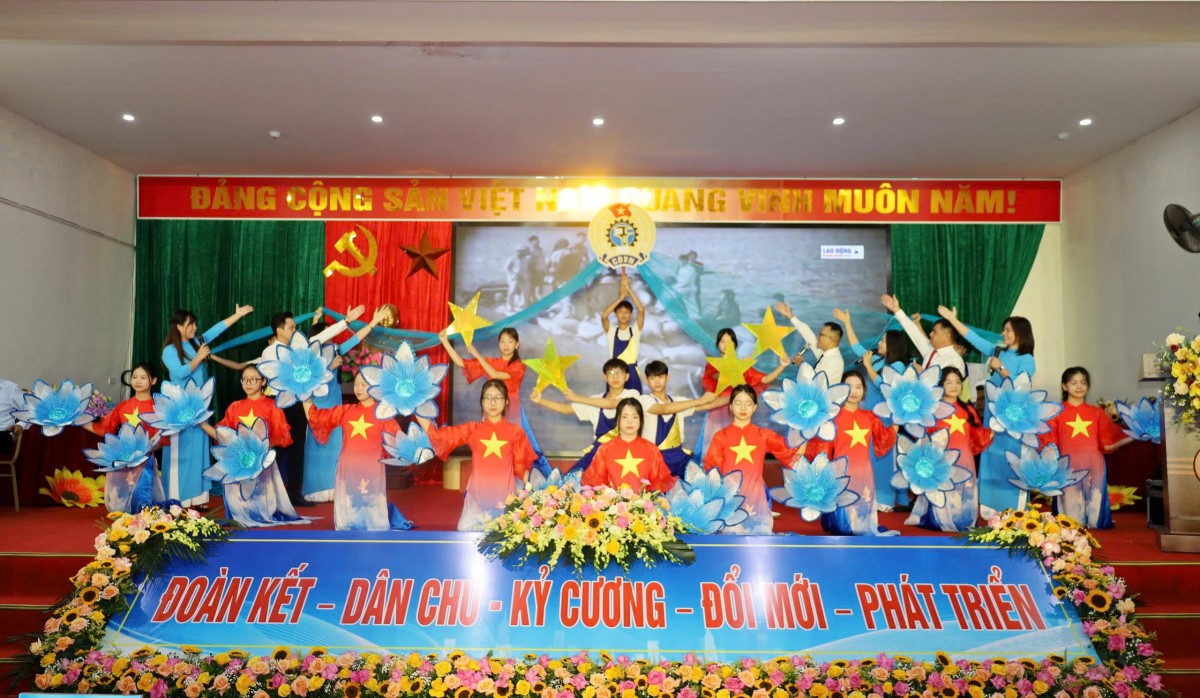 Đại hội Công đoàn phường Tùng Thiện lần thứ I, nhiệm kỳ 2025 - 2030: Dấu mốc mới vì người lao động