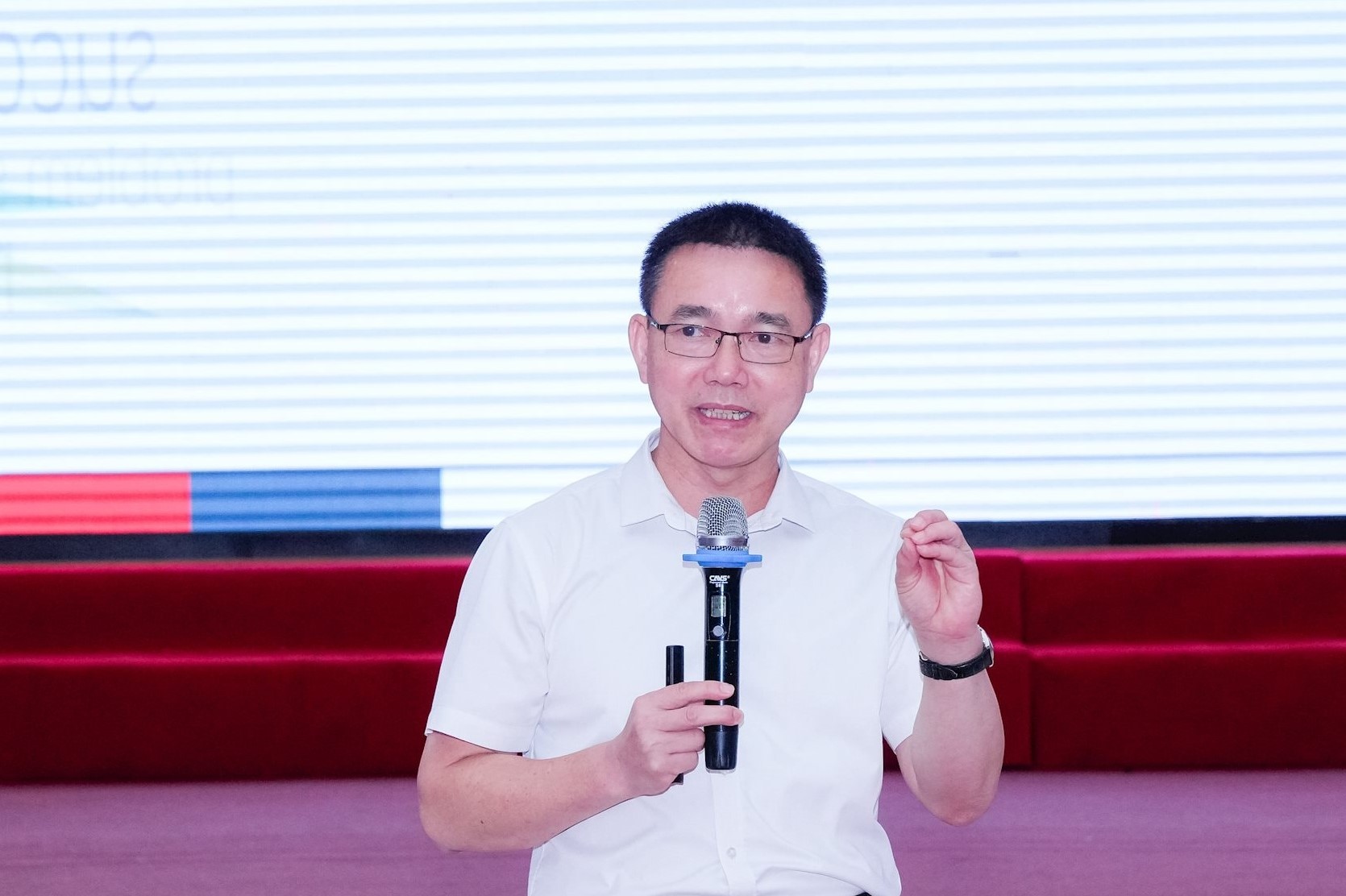 Nghệ An tập huấn công tác tổ chức chính quyền địa phương hai cấp cho cán bộ, công chức