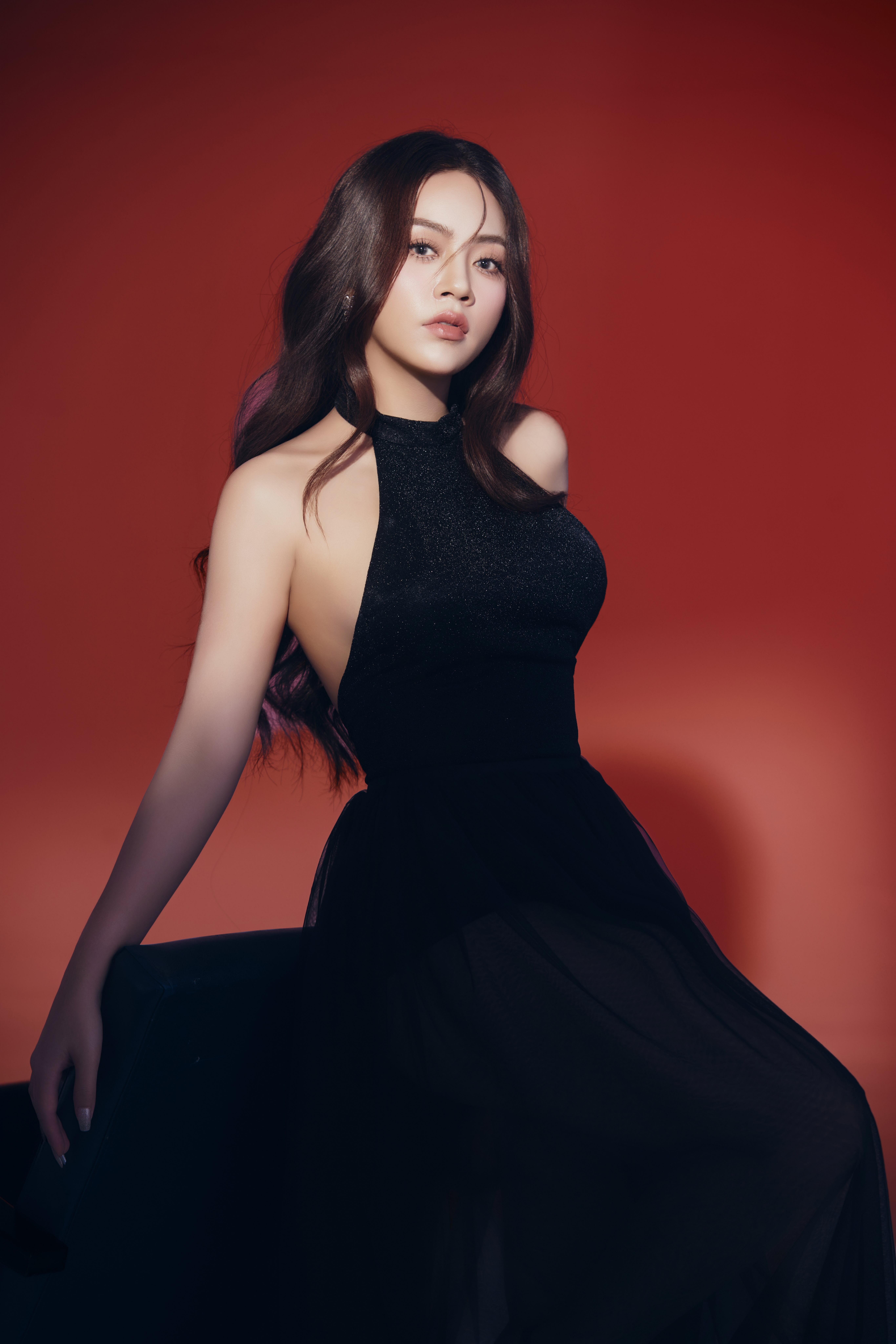 Giọng hát bước ra từ “Tiếng hát Hà Nội” - Khánh Thy trở lại với album thứ hai đầy cảm xúc