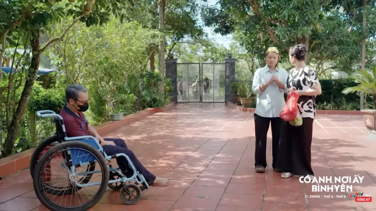 “Có anh, nơi ấy bình yên” tập 51: Bà Nga hốt hoảng vì tưởng bị kiện, ai ngờ dân đến... thăm ông Thứ “Có anh, nơi ấy bình yên” tập 51: Bà Nga hốt hoảng vì tưởng bị kiện, ai ngờ dân đến... thăm ông Thứ