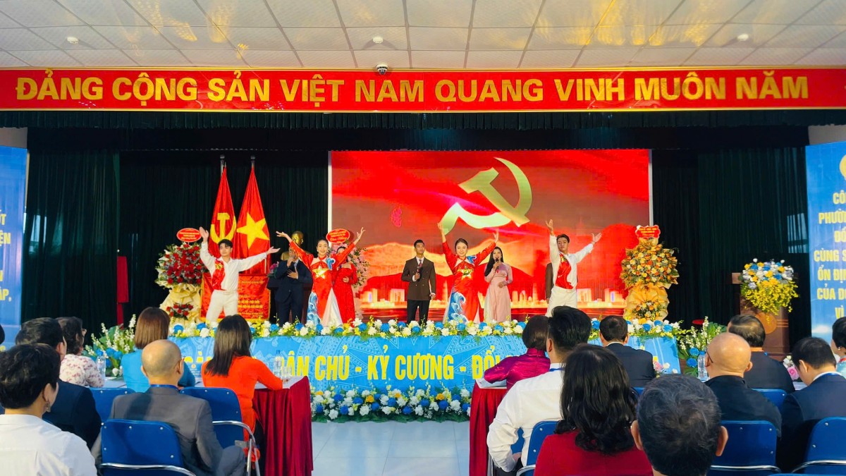Phát huy vai trò Công đoàn, xây dựng phường Giảng Võ phát triển bền vững, hiện đại Phát huy vai trò Công đoàn, xây dựng phường Giảng Võ phát triển bền vững, hiện đại