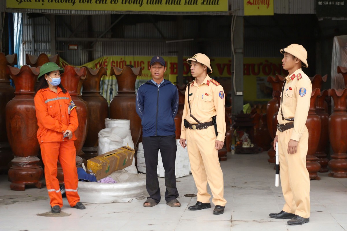 Hà Nội: Bảo đảm trật tự an toàn giao thông tuyến đường sắt Bắc - Nam Tăng cường xử lý vi phạm, triển khai giải pháp phòng ngừa tai nạn đường sắt Bắc - Nam