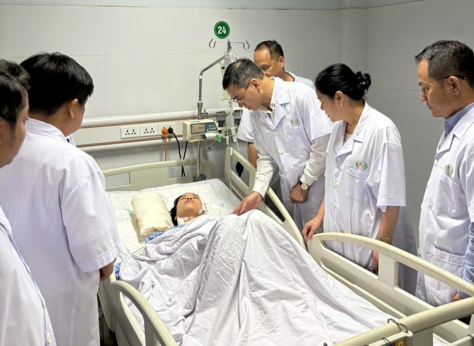 Chiếc áo blouse trắng không phải là áo giáp Chiếc áo blouse trắng không phải là áo giáp