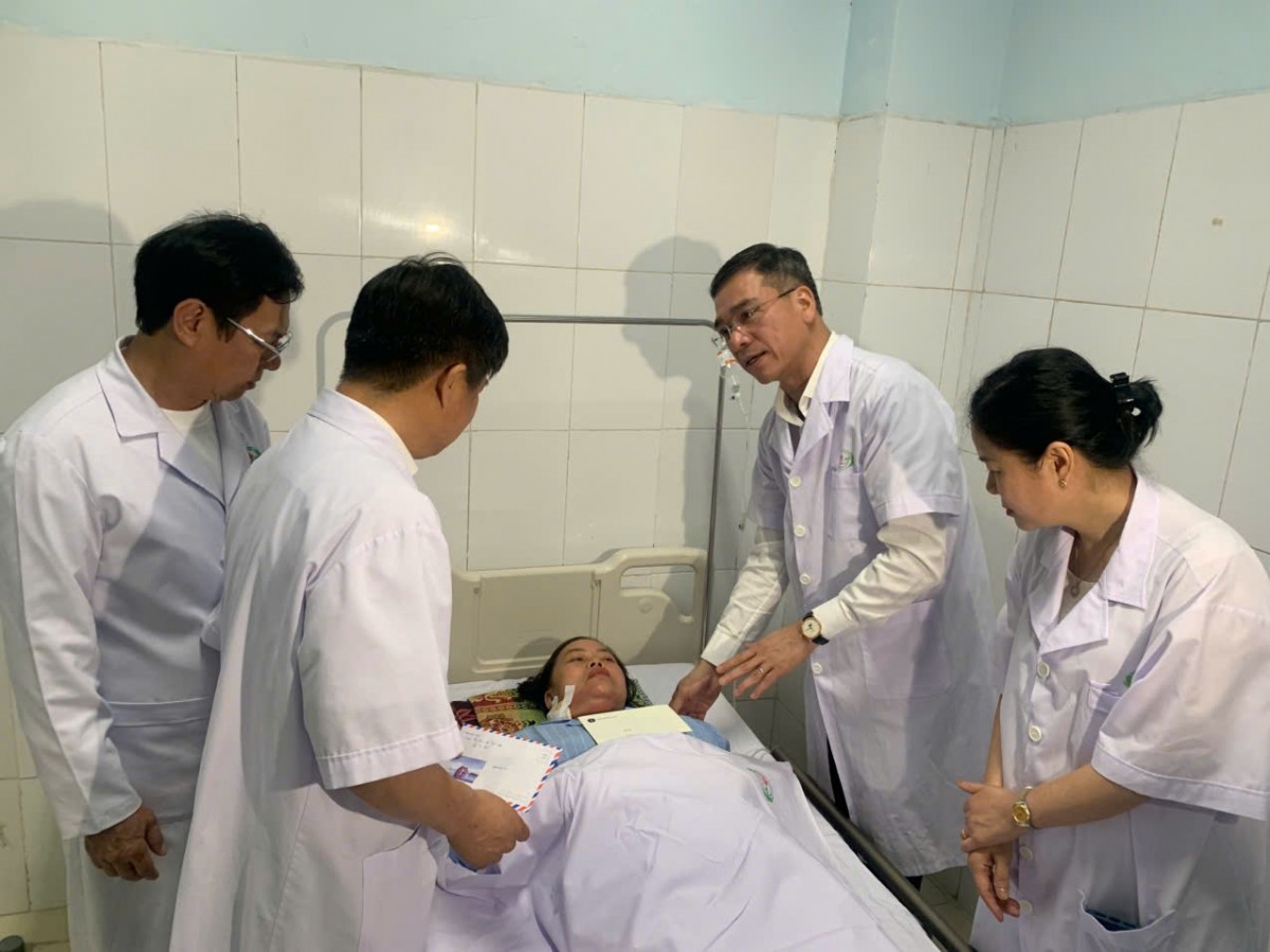 Chiếc áo blouse trắng không phải là áo giáp Chiếc áo blouse trắng không phải là áo giáp