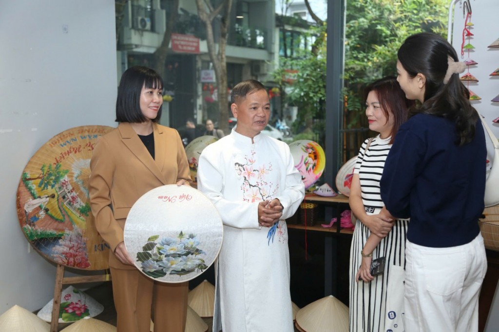 Phát triển làng nghề gắn với sản phẩm OCOP: Từ giá trị truyền thống đến thương hiệu toàn cầu Phát triển làng nghề gắn với sản phẩm OCOP: Từ giá trị truyền thống đến thương hiệu toàn cầu