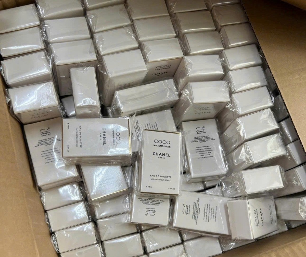 Triệt phá đường dây sản xuất nước hoa giả tại TP.HCM