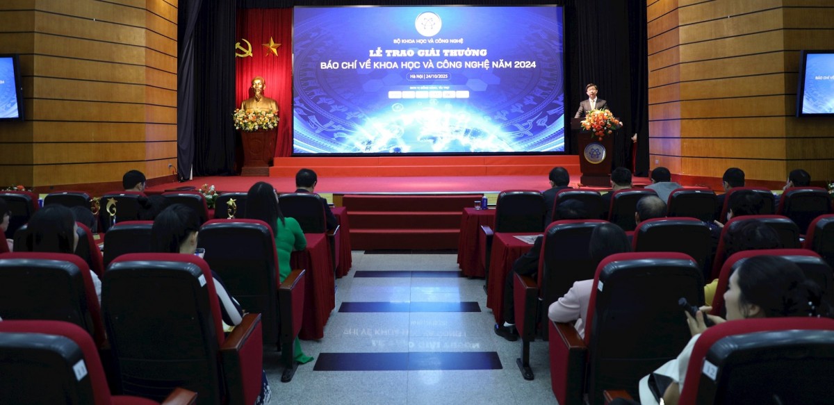 Tôn vinh những cây bút lan tỏa tri thức khoa học và công nghệ