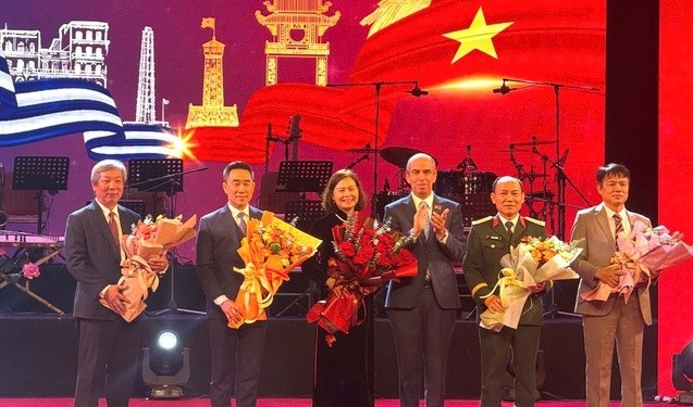 Trường Cao đẳng Y tế Hà Nội được vinh danh có nhiều hoạt động ủng hộ nhân dân Cuba