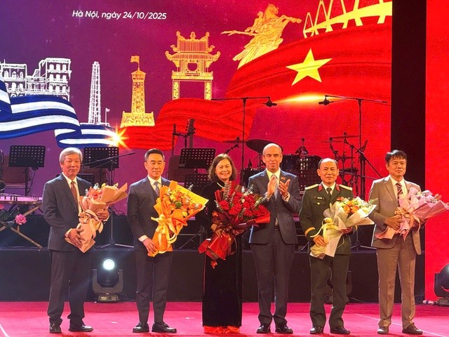 Trường Cao đẳng Y tế Hà Nội được vinh danh có nhiều hoạt động ủng hộ nhân dân Cuba