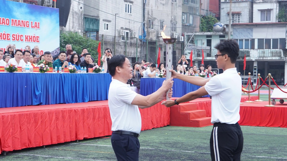 Phường Hồng Hà khai mạc Đại hội thể dục thể thao lần thứ nhất - năm 2025 Phường Hồng Hà khai mạc Đại hội thể dục thể thao lần thứ nhất - năm 2025