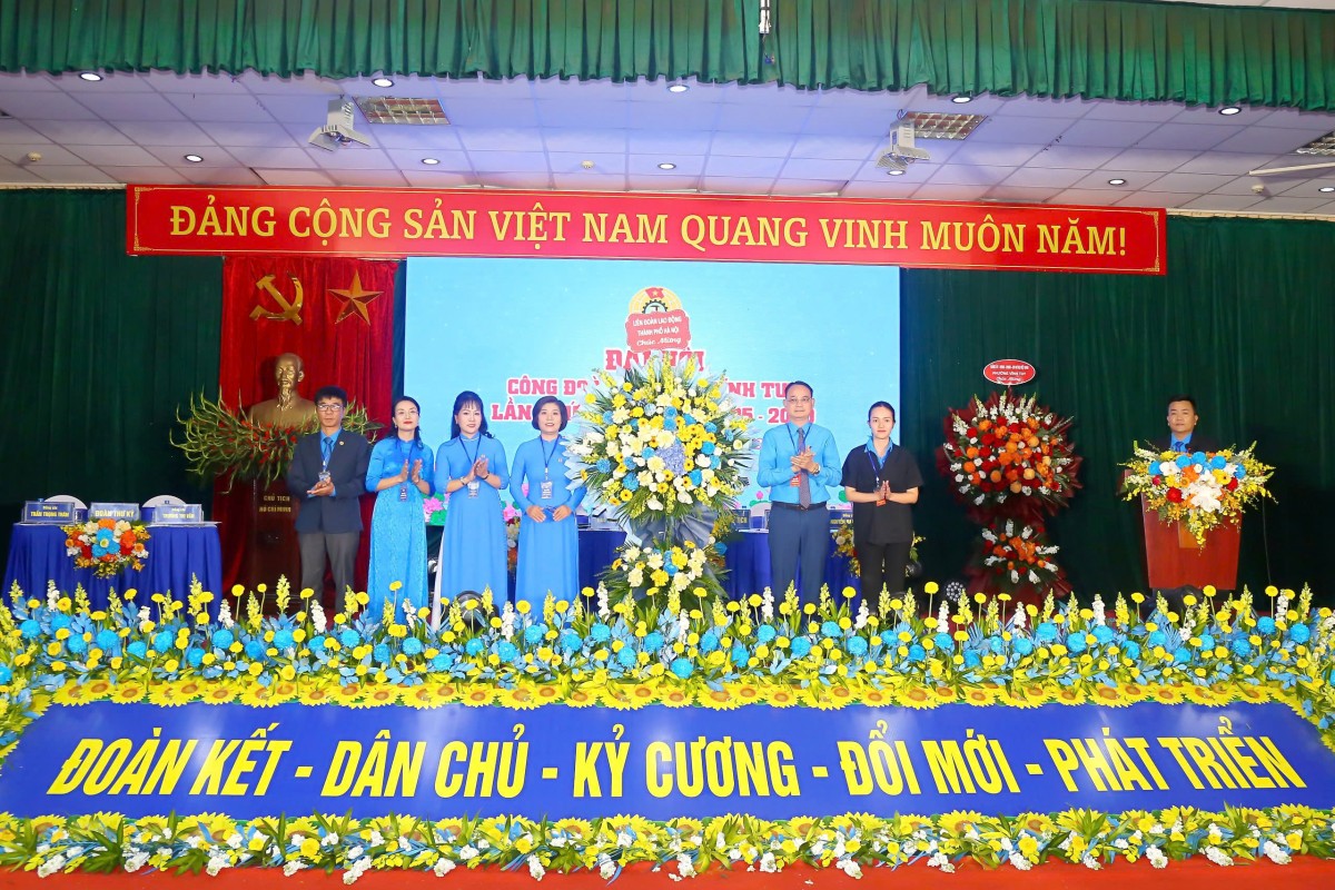 Phát huy tinh thần chủ động, sáng tạo xây dựng Công đoàn phường Vĩnh Tuy vững mạnh Phát huy tinh thần chủ động, sáng tạo xây dựng Công đoàn phường Vĩnh Tuy vững mạnh