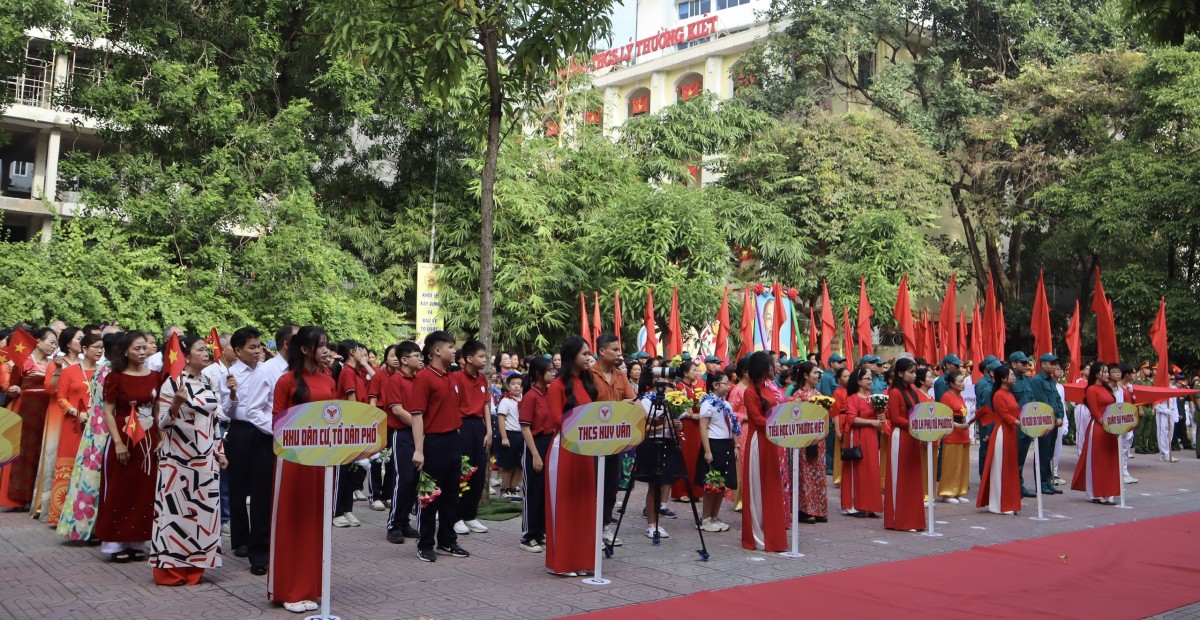 Gần 600 vận động viên tham gia Đại hội Thể dục Thể thao phường Văn Miếu - Quốc Tử Giám lần thứ I năm 2025 Gần 600 vận động viên tham gia Đại hội Thể dục Thể thao phường Văn Miếu - Quốc Tử Giám lần thứ I năm 2025