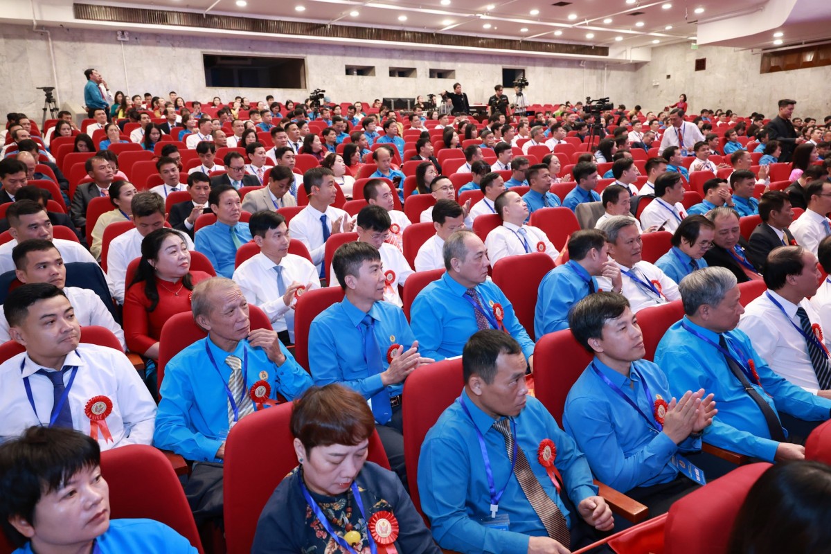 Khơi dậy, cổ vũ đội ngũ công nhân, lao động khẳng định vai trò tiên phong trong kỷ nguyên mới Khơi dậy, cổ vũ đội ngũ công nhân, lao động khẳng định vai trò tiên phong trong kỷ nguyên mới