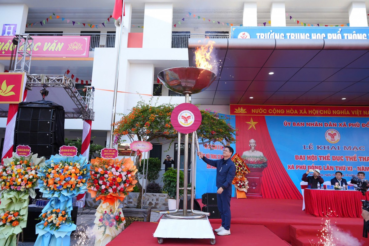 2.500 vận động viên tham gia thi đấu tại Đại hội Thể dục Thể thao xã Phù Đổng